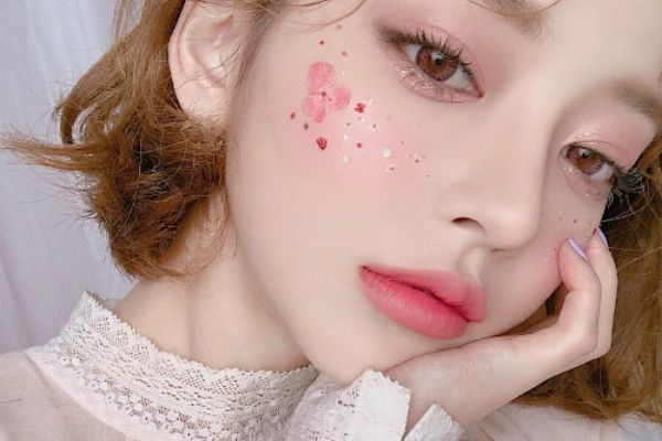 Những tone màu makeup kỷ yếu đẹp được yêu thích nhất năm 2020