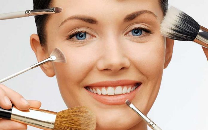 1 khóa học trang điểm cá nhân bao nhiêu tiền