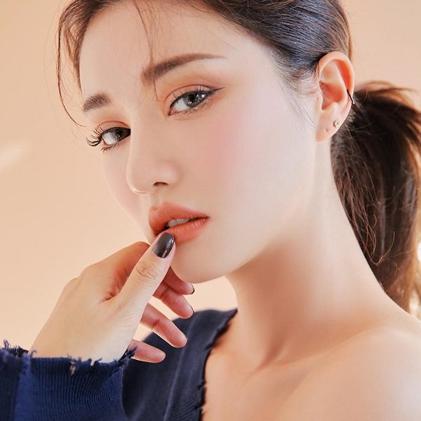 1 khóa học trang điểm cá nhân bao nhiêu tiền