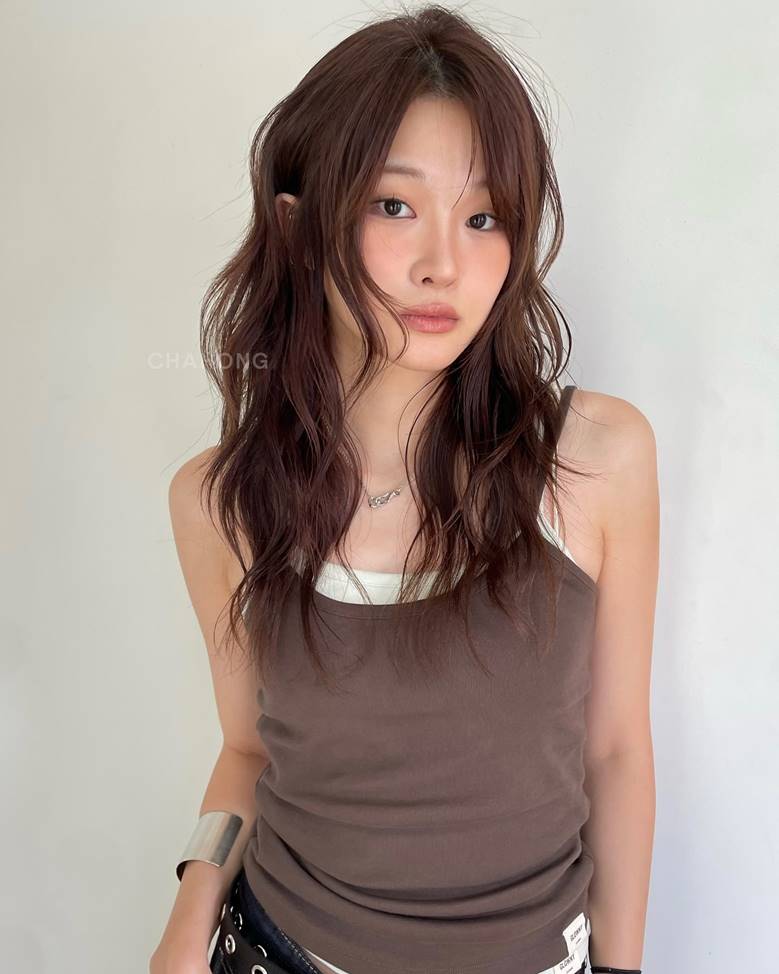 3. Tóc xoăn layer bồng bềnh tự nhiên