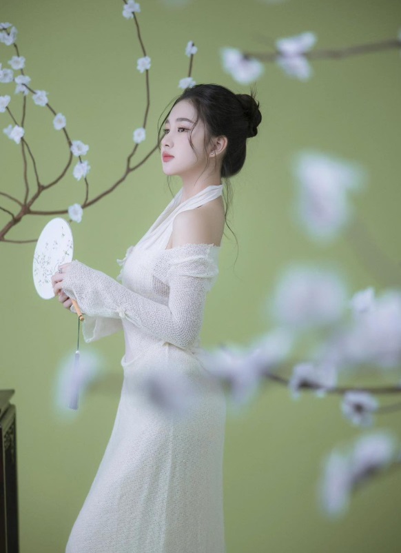 Cách trang điểm để có blurred Cupid’s bow đẹp như chuyên gia