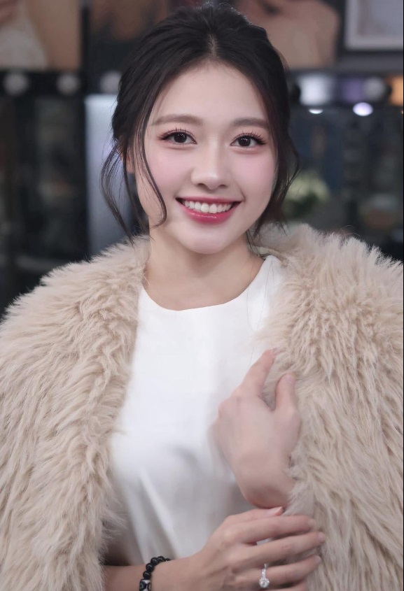 Bọng mắt cười là gì?