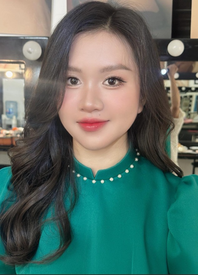 Cách tạo bọng mắt cười bằng trang điểm