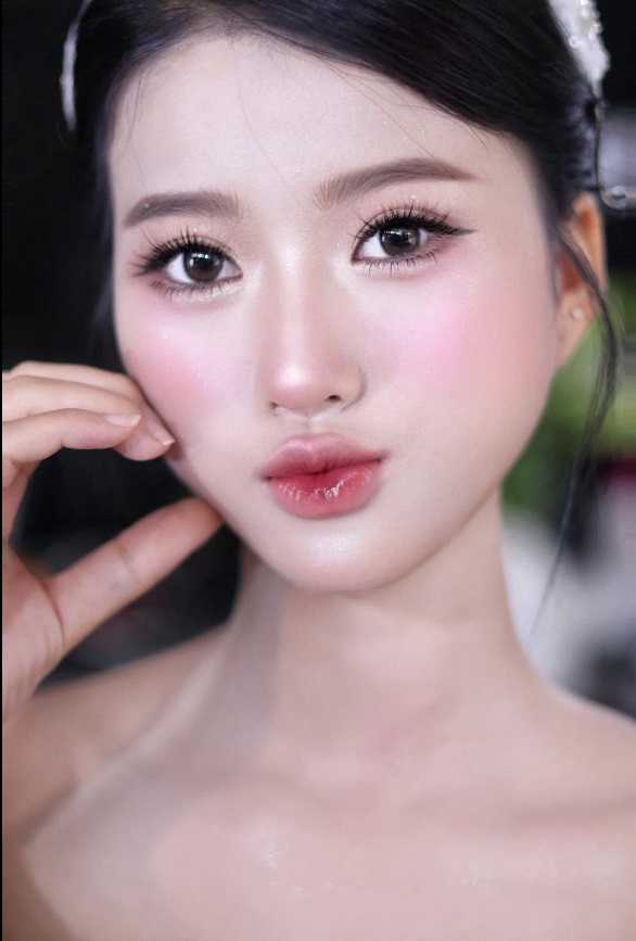 Layout căng bóng Glass Skin – Xu hướng làm đẹp tiếp tục thống lĩnh 2026