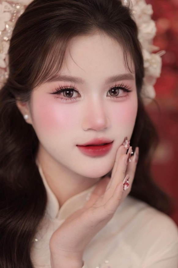 Trang điểm mờ: Lớp sương nhẹ cho làn da hài hòa