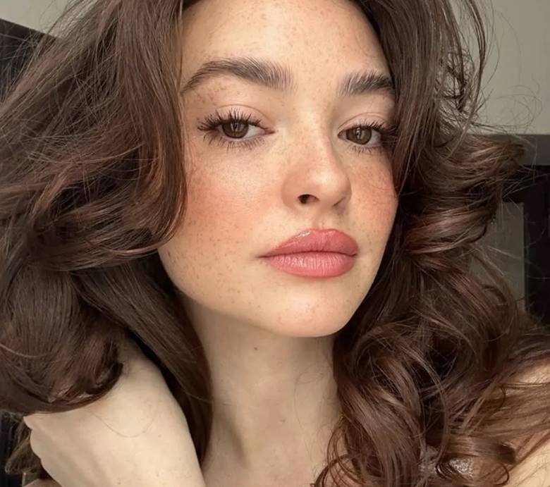 Hướng dẫn cách đánh son môi hồng balletcore tự nhiên