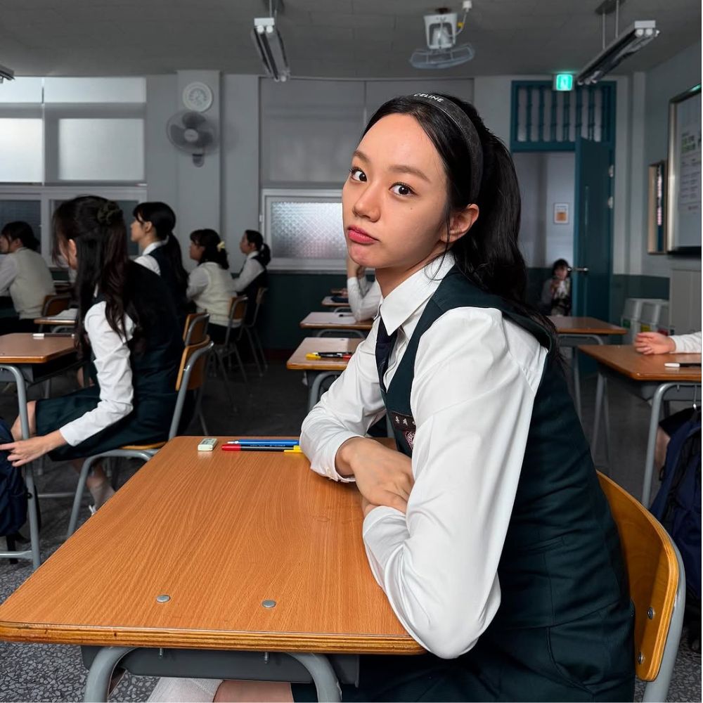 Lee Hye-ri mang tạo hình xinh xắn trong Friendly Rivalry