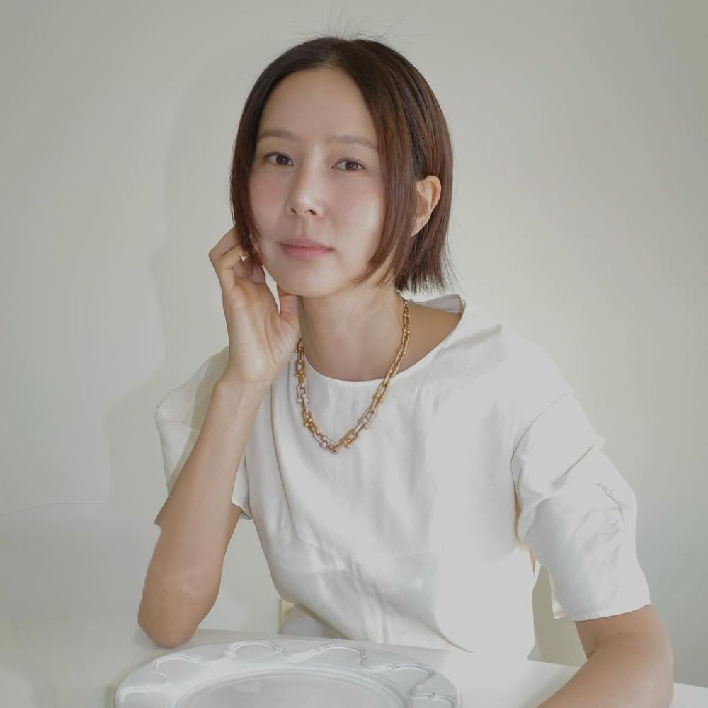 Chọn kiểu tóc phù hợp với lối makeup khiến Kim Na-young “ăn gian” tuổi tác
