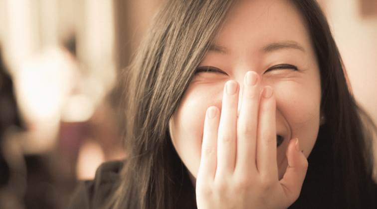 Hạn chế những biểu cảm quá mức bạn nhé