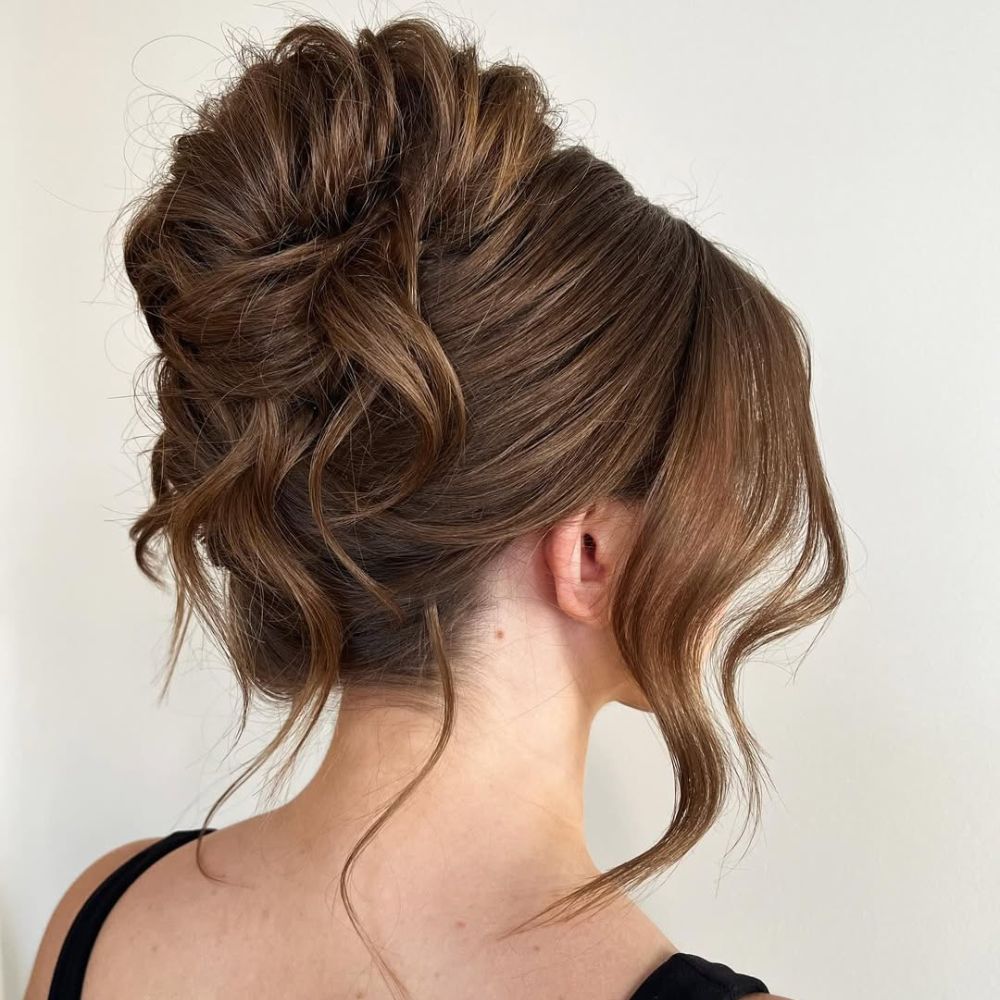 French twist hiện đại mang tinh thần phóng khoáng hơn
