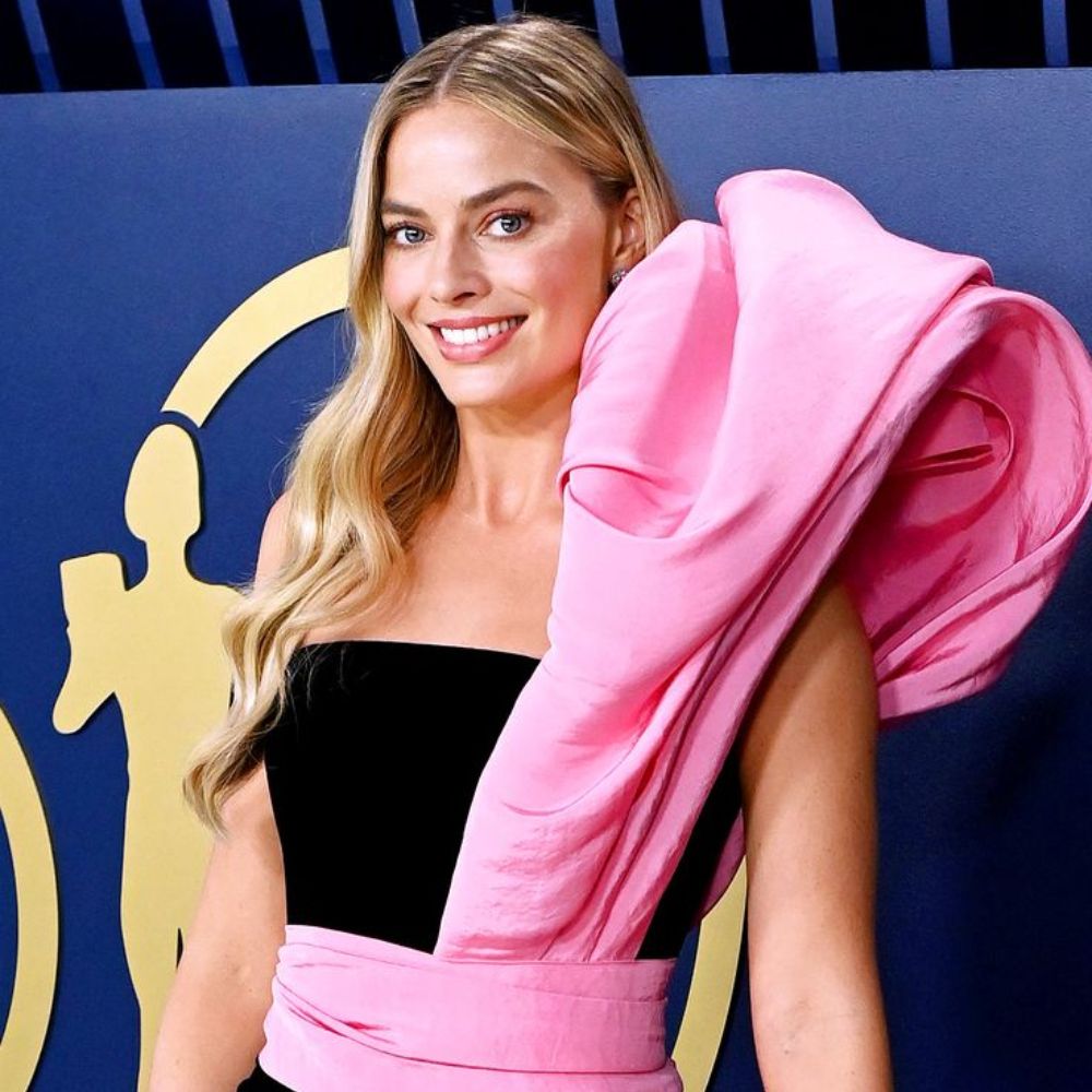  Nàng “Barbie” Margot Robbie với tông makeup hồng
