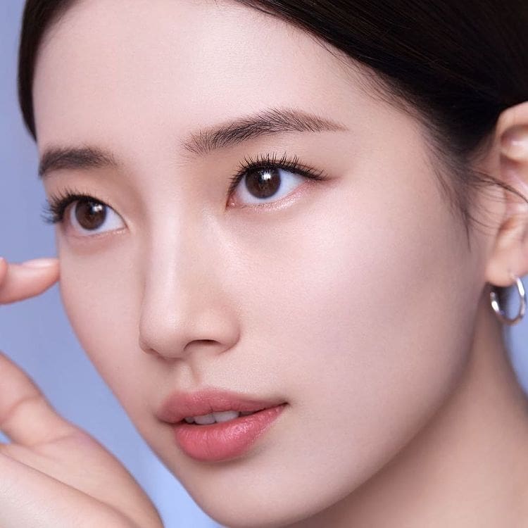 4. Lớp nền ngậm nước khi kết hợp với serum 