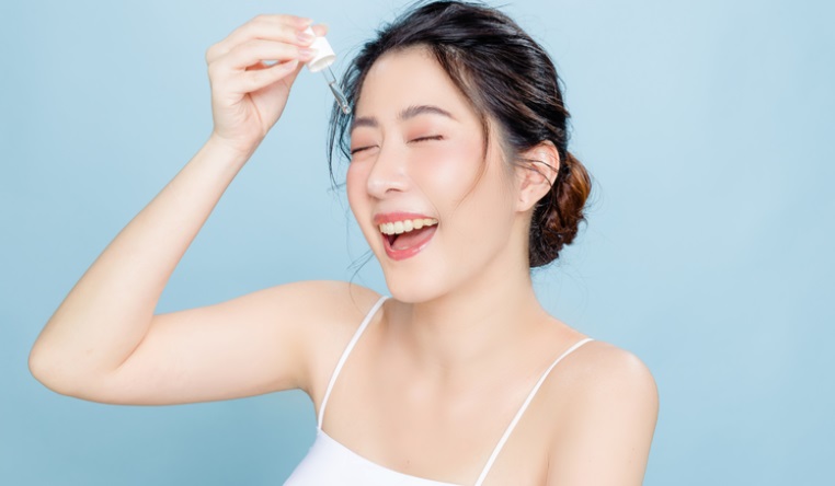 Dầu hạt lưu ly giúp duy trì độ ẩm cho làn da