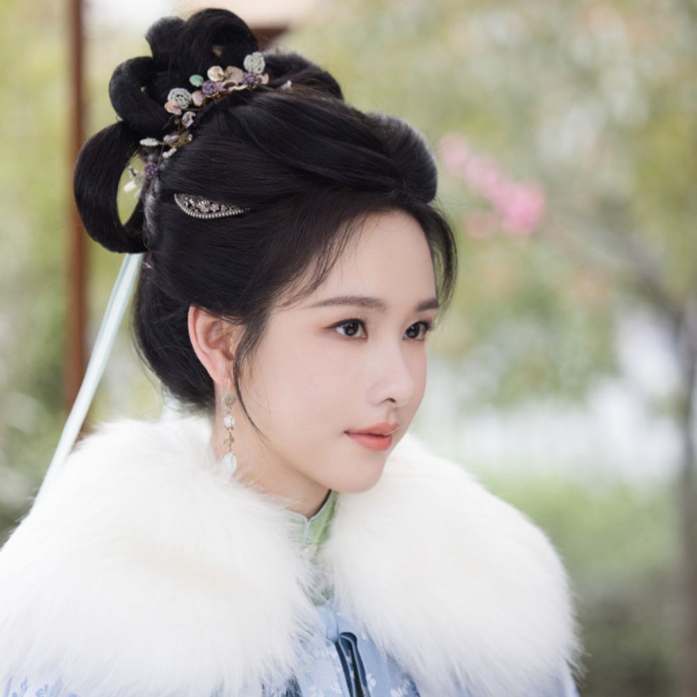 Vẻ đẹp dịu dàng, cổ điển của Trần Đô Linh