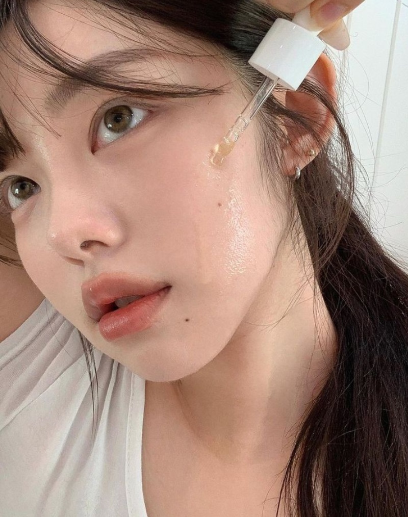 Serum Vitamin C kết hợp với skincare “ngược”