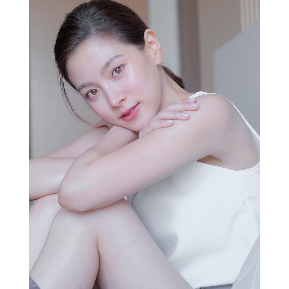 Lớp nền glass skin mang lại vẻ đẹp trong veo như thủy tinh
