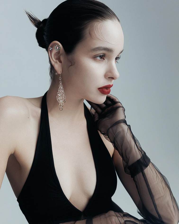Sắc đỏ trầm thanh lịch