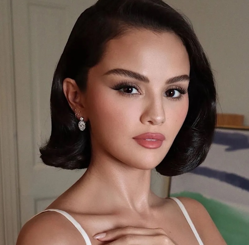 6. Selena Gomez – Old Hollywood Glamour kiêu sa cổ điển