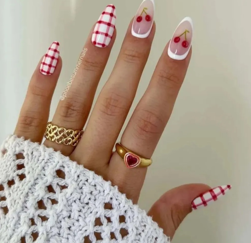Nail caro đỏ Cherry picnic