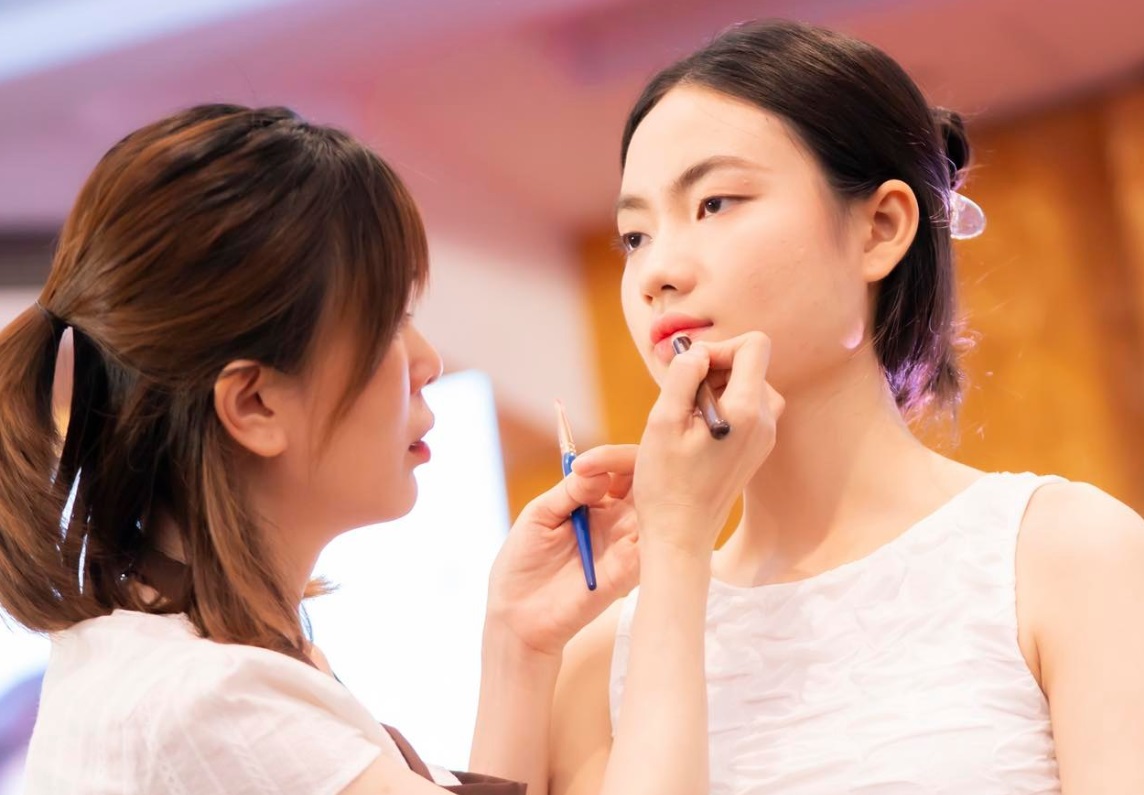 Trang điểm mắt nhẹ nhàng