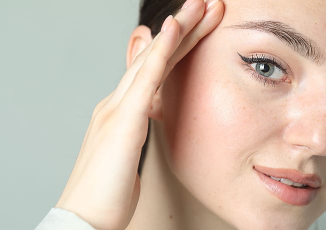 3. Lông mày đuôi thuôn nhẹ và nâng cao