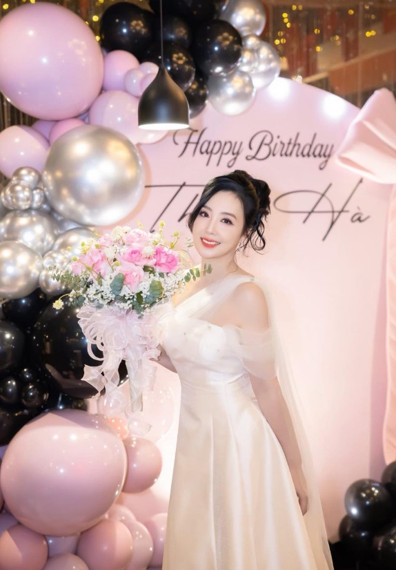 Highlight đúng cách để đôi mắt trông sáng và có chiều sâu