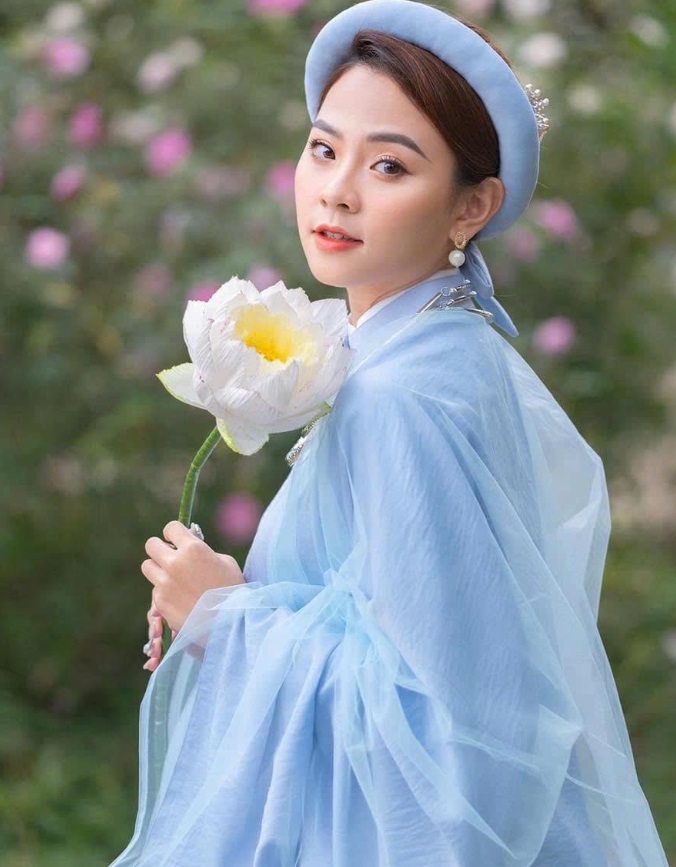 1. “Clean Girl” – Khi sự tối giản trở nên nhàm chán