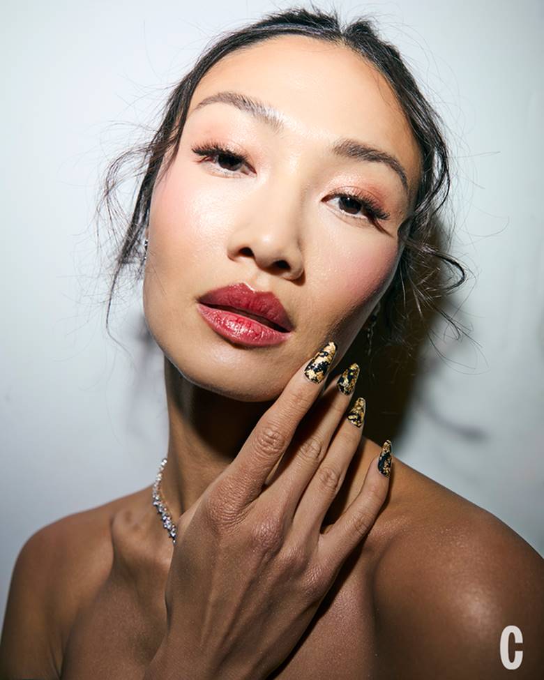 3. Vinyl Vamp Lips – Đôi Môi Bóng Lấp Lánh Như Gương