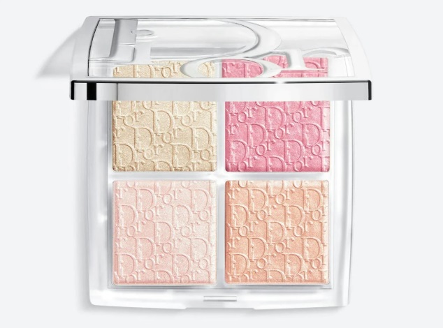 6 món mỹ phẩm không thể thiếu trên bàn trang điểm của Jisoo