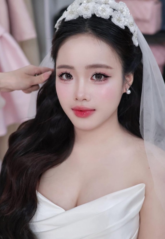 Cách đánh má hồng trọng tâm chuẩn đẹp tự nhiên