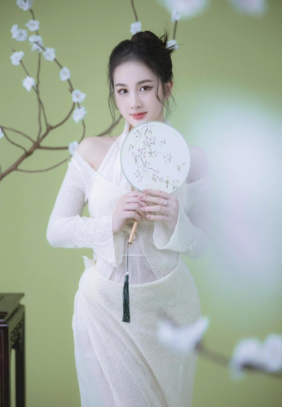 Lớp nền “water-matte” – trong trẻo nhưng vẫn mịn màng