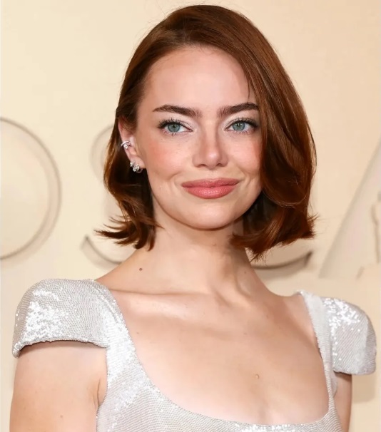 Emma Stone – Nét đẹp dịu dàng với tông cam đào thời thượng