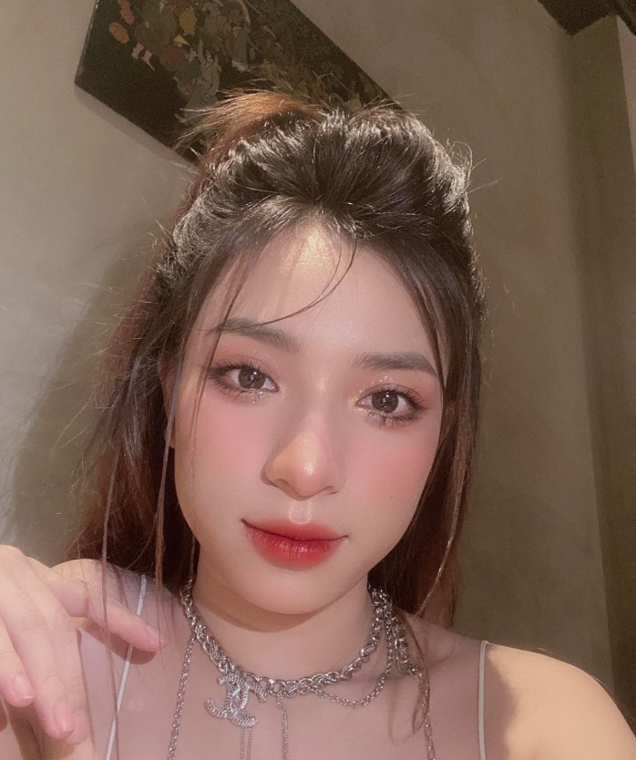 Trang điểm tông hồng ấm – dịu dàng và thanh lịch