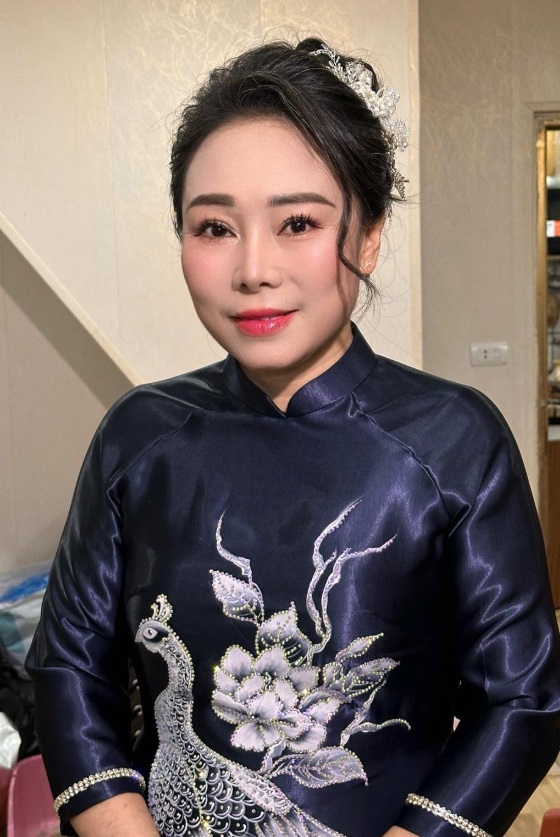 Với mụn nhỏ, rãnh cười hay vùng khóe mắt