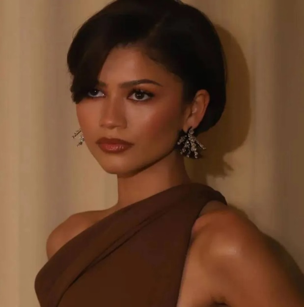 Má hồng lì: Tán nhẹ như “tan vào da”