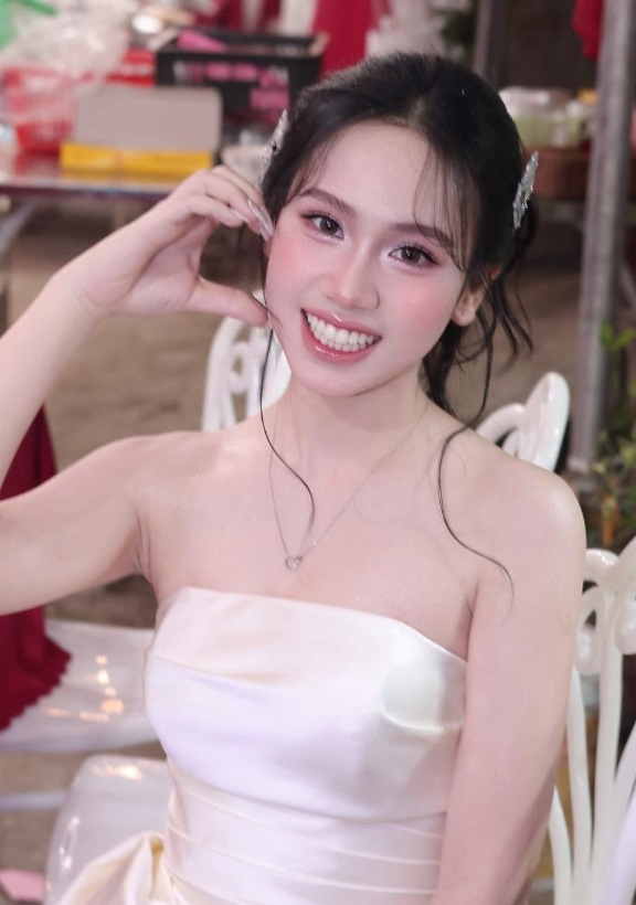 Nên chọn son làm đầy môi chứa thành phần nào?