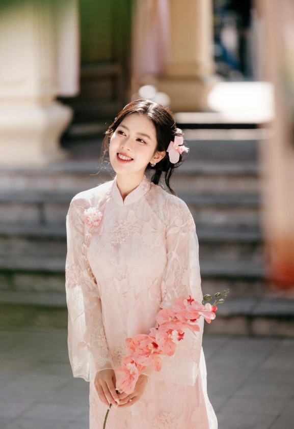 Vì sao lông mày nhạt màu lại trở thành xu hướng?