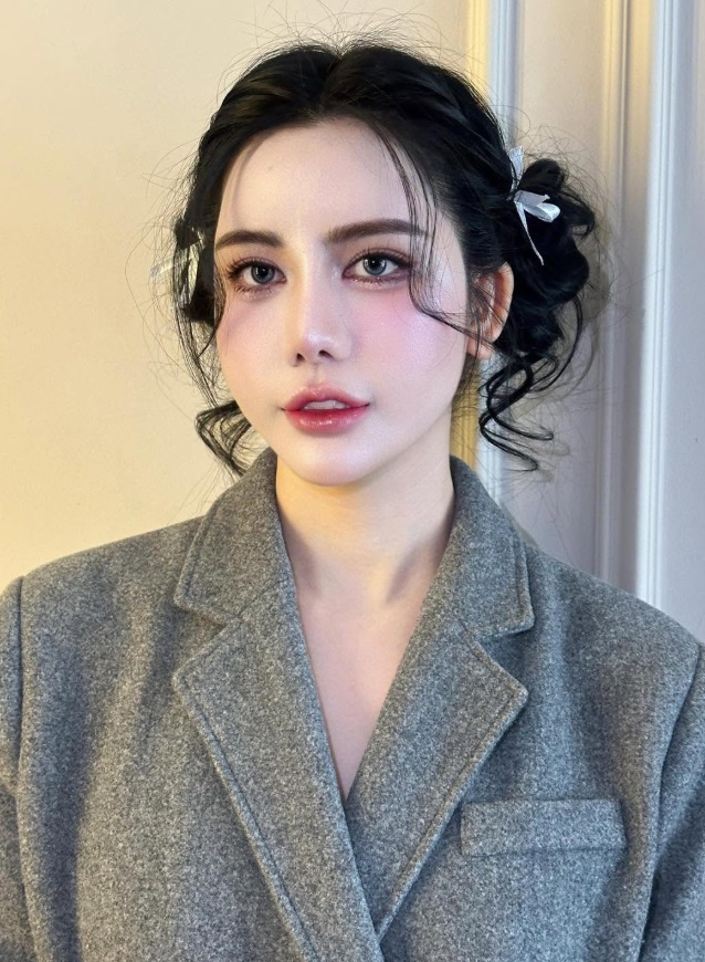 Eyeliner màu đen – Bí quyết tạo ánh nhìn sắc sảo và nổi bật