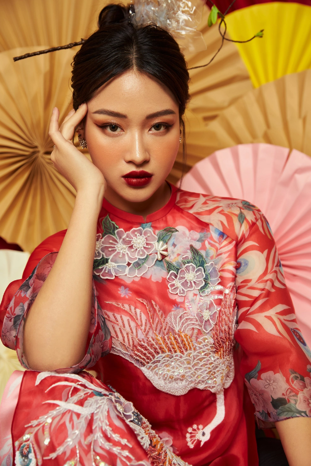 Phong cách trang điểm nào phù hợp với áo dài cách tân