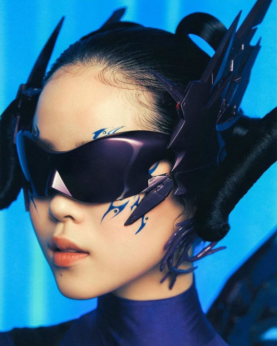 Cocona với tạo hình ma mị của mình