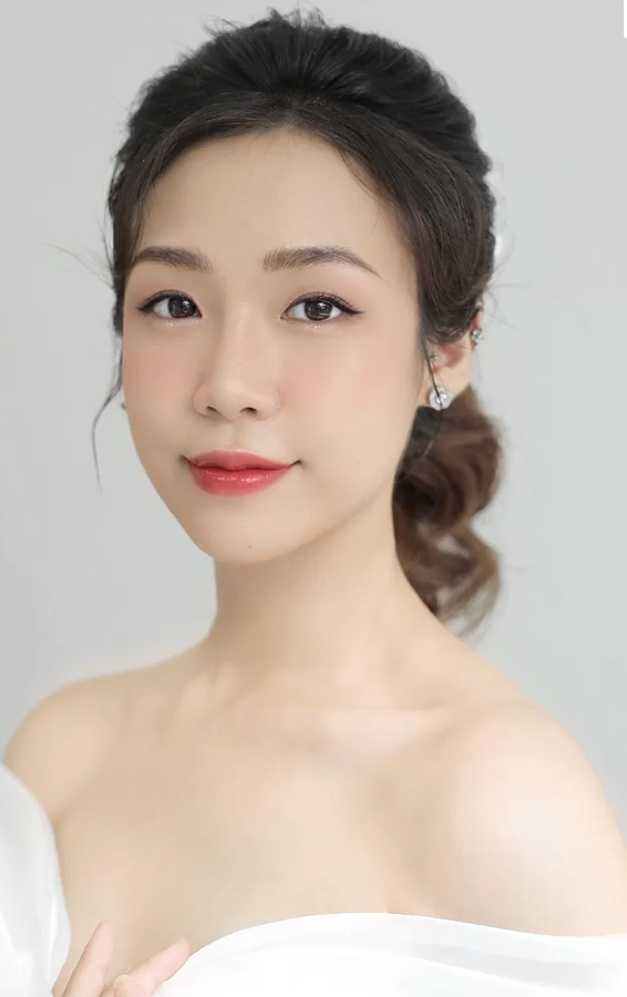 Tone makeup cô dâu 2023 