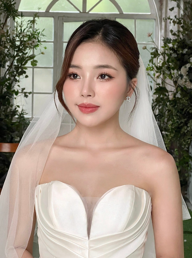 Tone makeup cô dâu 2023 