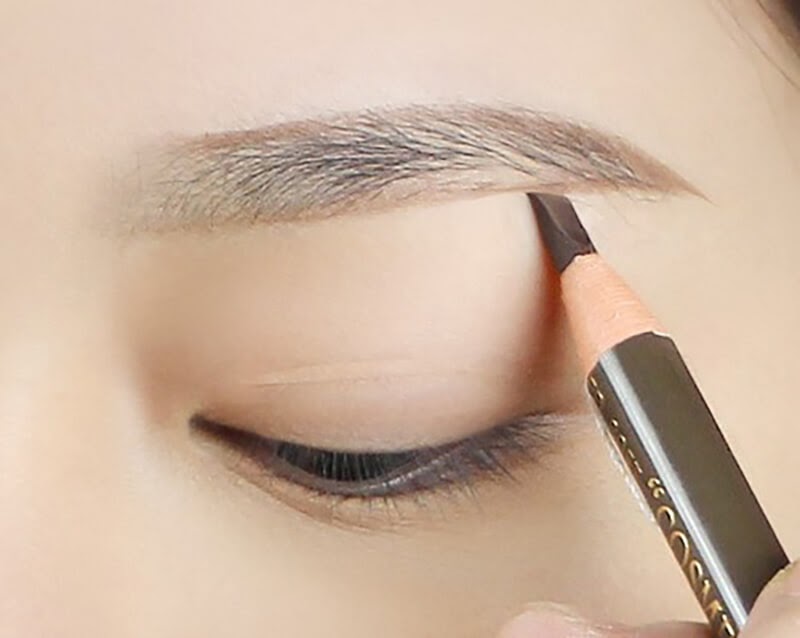Biết bí quyết trang điểm nhanh giúp chị em trở nên xinh đẹp tự nhiên trong tích tắc