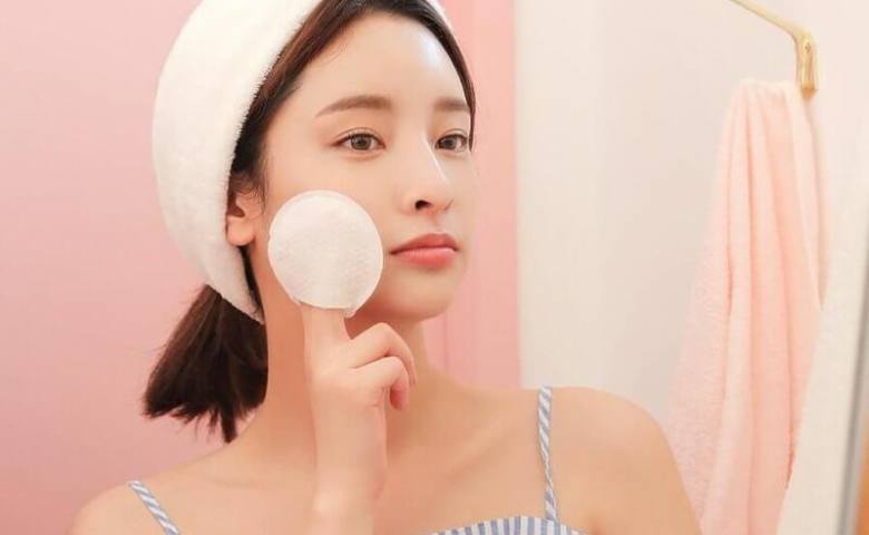 bôi kem chống nắng trước hay sau kem che khuyết điểm
