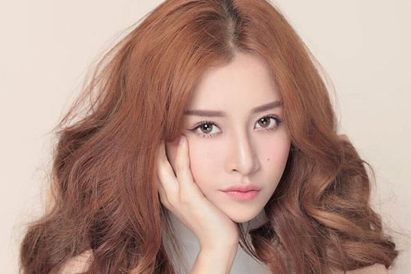 Kiểu chân mày ngang đậm