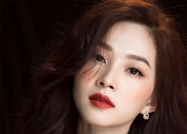 các kiểu chân mày ngang