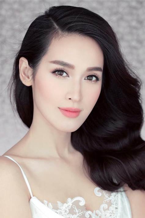 Trang điểm cô dâu theo kiểu đơn giản