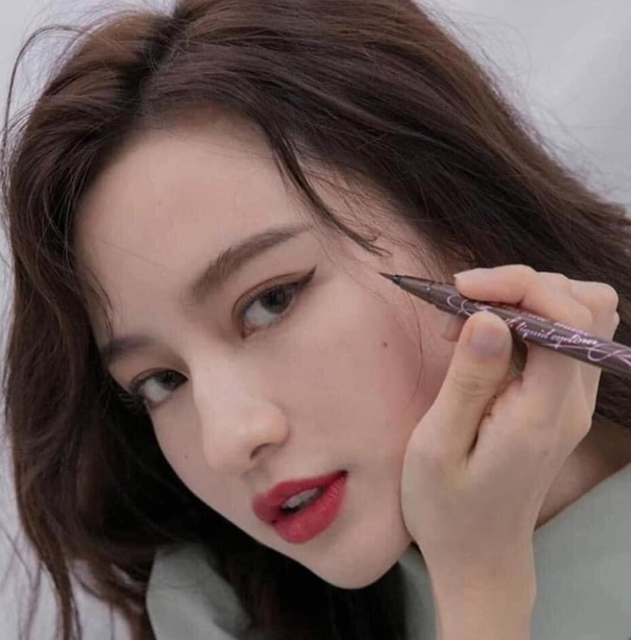cách giữ cho đường kẻ mắt lâu trôi