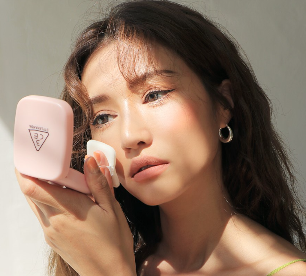 Cách giữ lớp trang điểm lâu trôi ngày hè