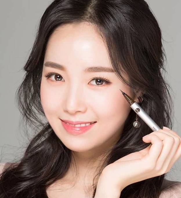 cách kẻ eyeliner cho mắt 2 mí 